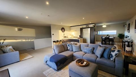 Kitchen or kitchenette, Living room, Photo of the whole room, Seating area, Dining area