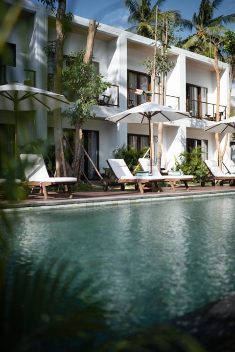 Property building, Swimming pool