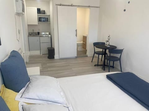 Excellent location Miami Brickell Studio Apartment in Coral Gables