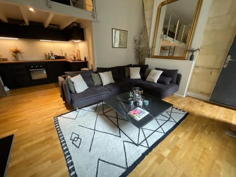 Kitchen or kitchenette, Living room, Seating area