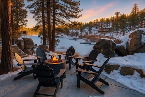 Luxe Lakefront with Hot Tub, Fire Pit, Game Room, Boat Dock House in Big Bear