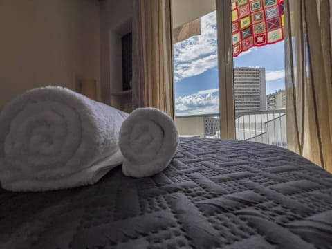 Bed, Photo of the whole room, Bedroom, towels