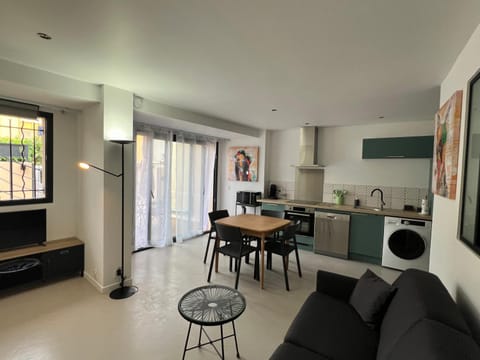 Living room, kitchen