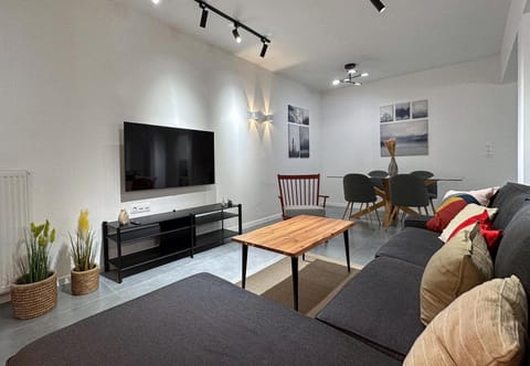Communal lounge/ TV room, Living room