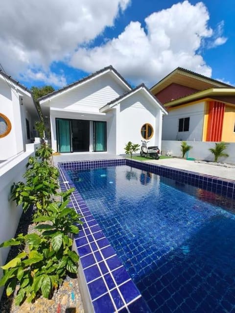 Property building, Pool view, Swimming pool