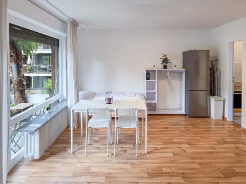 Photo of the whole room, Dining area