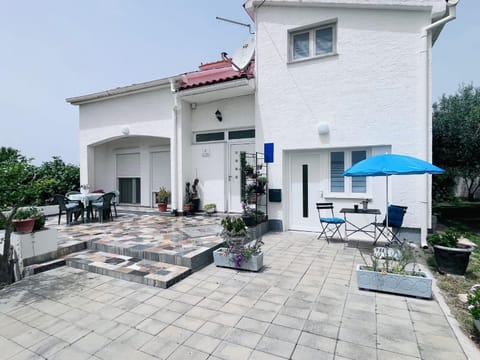 Property building, Balcony/Terrace