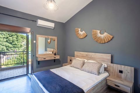 View (from property/room), Bedroom, Garden view, Quiet street view
