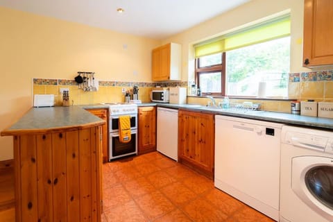 Dingle Town Cottage - Tigh Peig House in Dingle