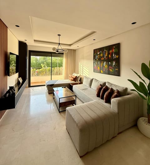 Communal lounge/ TV room, TV and multimedia, Living room, Seating area