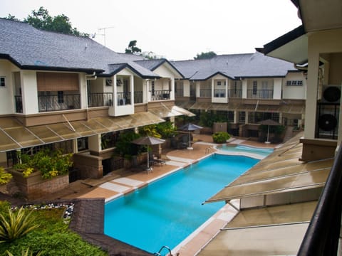 Swimming pool, Swimming pool