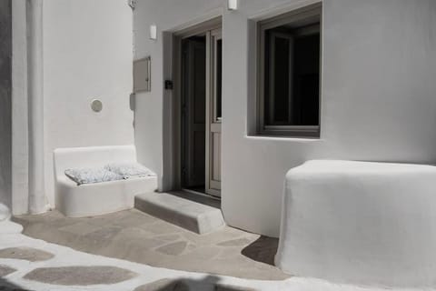 Property building, Seating area
