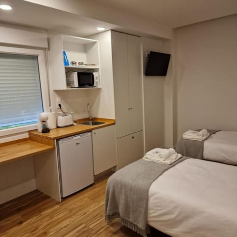 TV and multimedia, Photo of the whole room, Bedroom