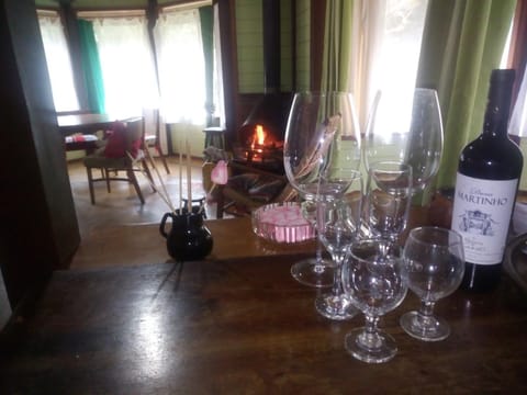 Living room, Lounge or bar, flat iron