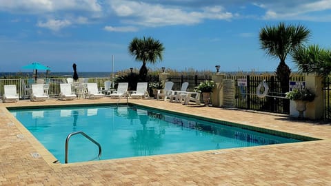 DeSoto Beach Club 107 by Tybee Beach Vacation Rentals House in Tybee Island