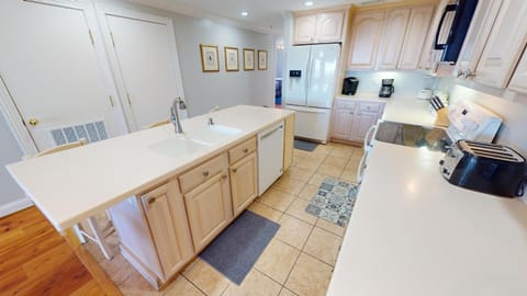 DeSoto Beach Club 201 by Tybee Beach Vacation Rentals House in Tybee Island