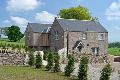 Property building, Spring, Natural landscape, Garden, Garden view, Landmark view