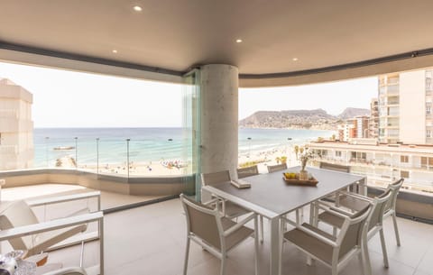 Balcony/Terrace, Dining area, Beach