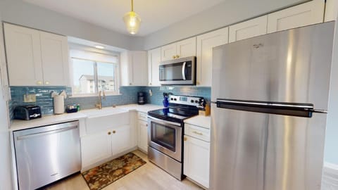 Lighthouse Point 10B by Tybee Beach Vacation Rentals House in Tybee Island