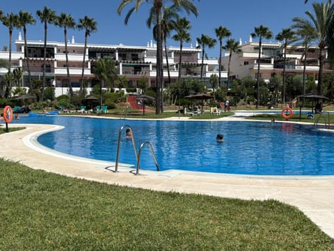 Garden, Swimming pool