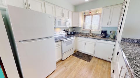 Lighthouse Point 19B by Tybee Beach Vacation Rentals House in Tybee Island