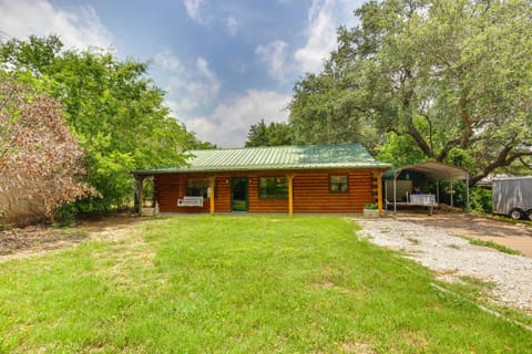 Granbury Home with Waterfront Deck 5 Mi to Downtown House in Granbury