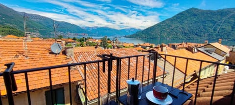 Balcony/Terrace, Lake view
