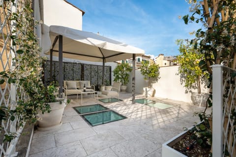 Patio, Patio, Day, Garden, Garden, Balcony/Terrace, Balcony/Terrace, Garden view, Garden view