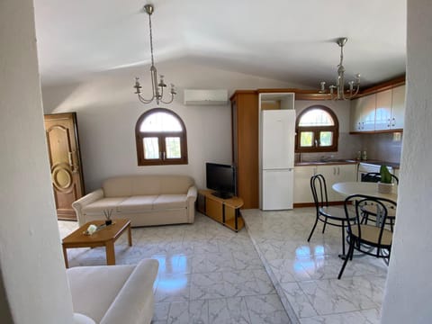 Kitchen or kitchenette, Living room, Seating area