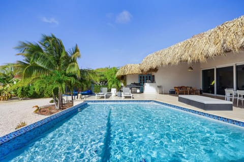 Day, Pool view, Swimming pool, sunbed