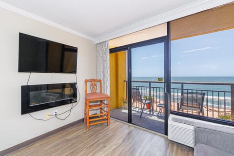 Direct Oceanfront 1 Bedroom with Stunning Views! Caravelle 841 House in Myrtle Beach