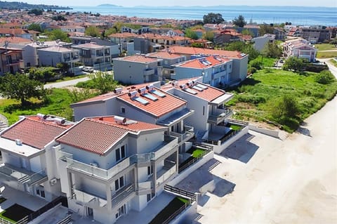 Property building, Day, Neighbourhood, Natural landscape, Bird's eye view, City view, Street view, Location