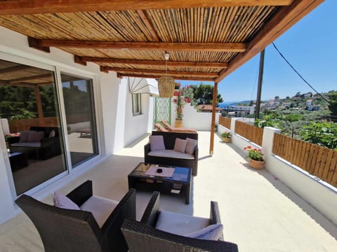 Day, View (from property/room), Balcony/Terrace, Seating area, Sea view