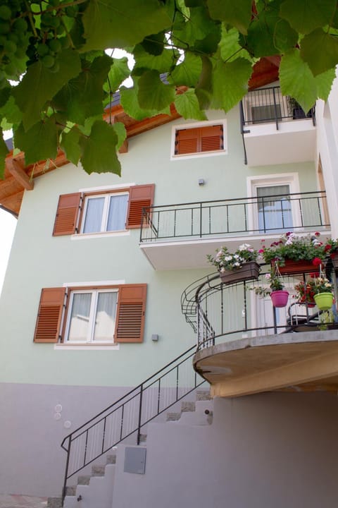 Property building, Internal: Not applicable to any particular room