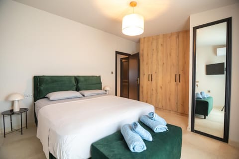 Bed, Photo of the whole room, Bedroom, towels, wardrobe