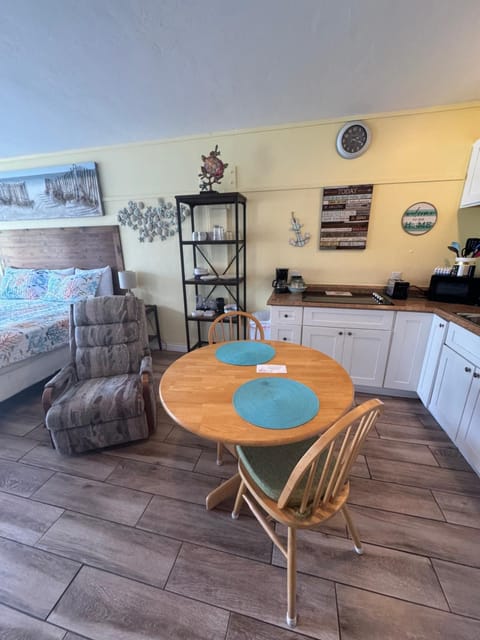 Unit 125 at Park Place in Cedar Key, FL Apartment in Cedar Key