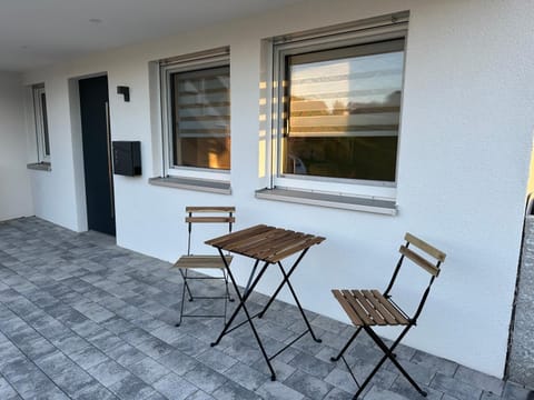 Facade/entrance, Balcony/Terrace, Seating area