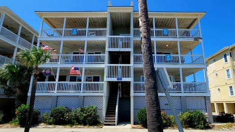Pelican Point 03 by Tybee Beach Vacation Rentals House in Tybee Island