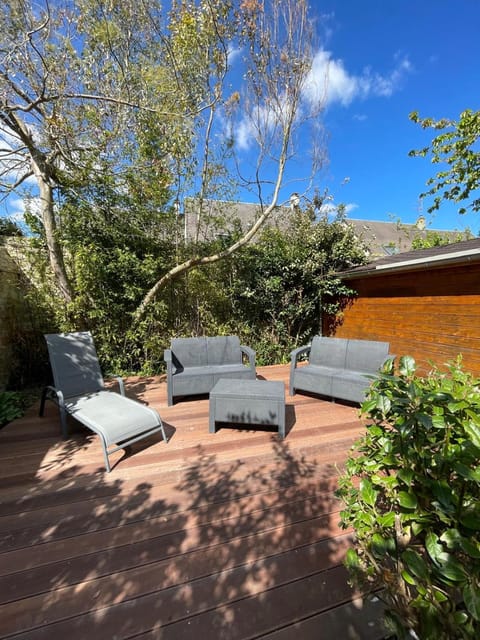 Chalet dans jardin privatif Bed and Breakfast in Caen