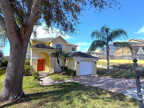 Lake View Villa With Beautiful Sunsets - Southern Dunes House in Haines City