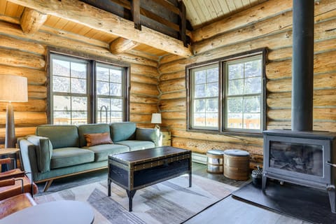 Riverfront Montana Log Cabin with Mountain Views! Cabin in Divide