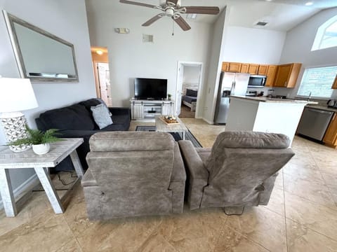 Lake View Villa - Southern Dunes - Golf Community House in Haines City