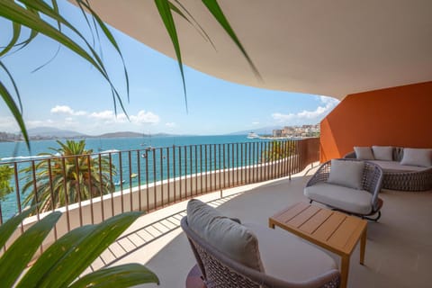 Day, Natural landscape, View (from property/room), Balcony/Terrace, Seating area, Sea view