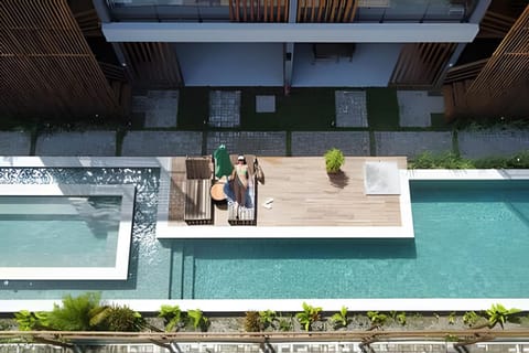 Bird's eye view, Swimming pool