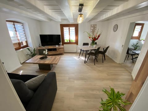 Communal lounge/ TV room, Living room, Seating area
