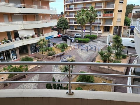 Appartement génial en centre ville avec parking Apartment in Cavalaire-sur-Mer