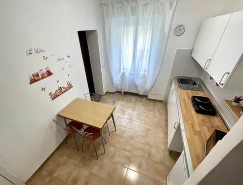 Kitchen or kitchenette, Dining area, pet friendly