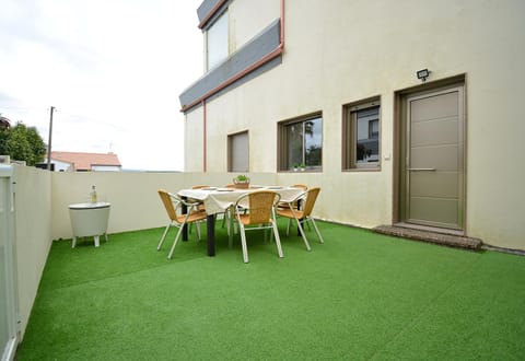 Property building, Patio, Off site, View (from property/room), Balcony/Terrace, Dining area