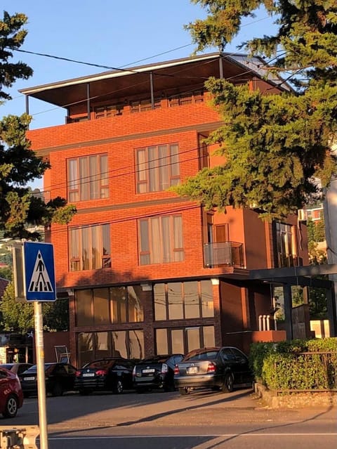 Property building, Day, Street view, Location, Parking