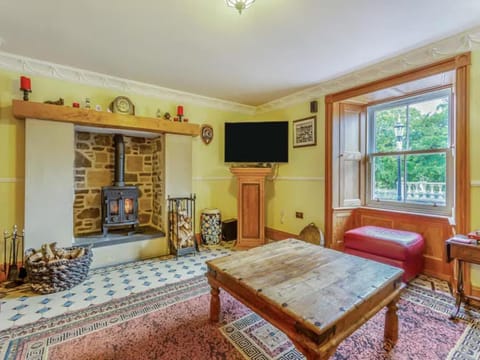 Communal lounge/ TV room, TV and multimedia, Living room